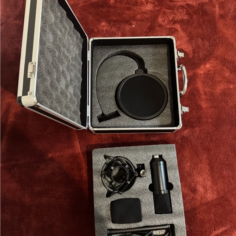 Premium Black VR Microphone Kit with Case